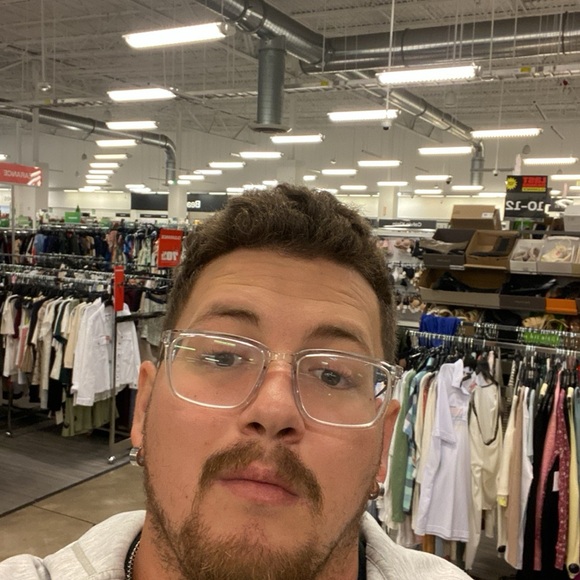 I love hip hop an vintage 70s-98s classical rock an 90s-2000s - Picture 4 of 4